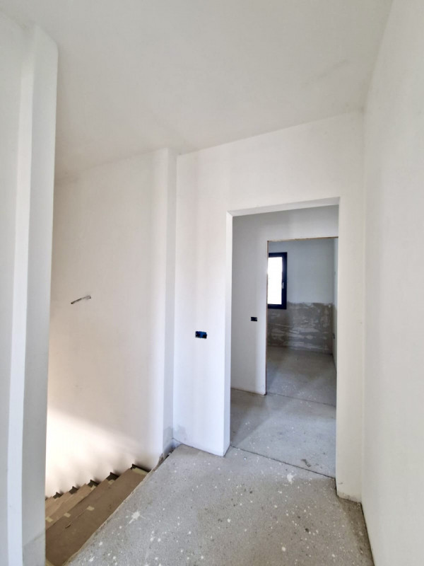 (Per INFO Monica 3482688677) Proponiamo splendida porzione di bifamiliare moderna situata nella t...