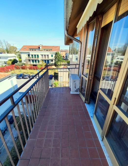 TRILOCALE AMPIO IN ZONA SAVONAROLA – A DUE PASSI DAL CENTRO DI PADOVA
Se stai cercando spazio, tr...