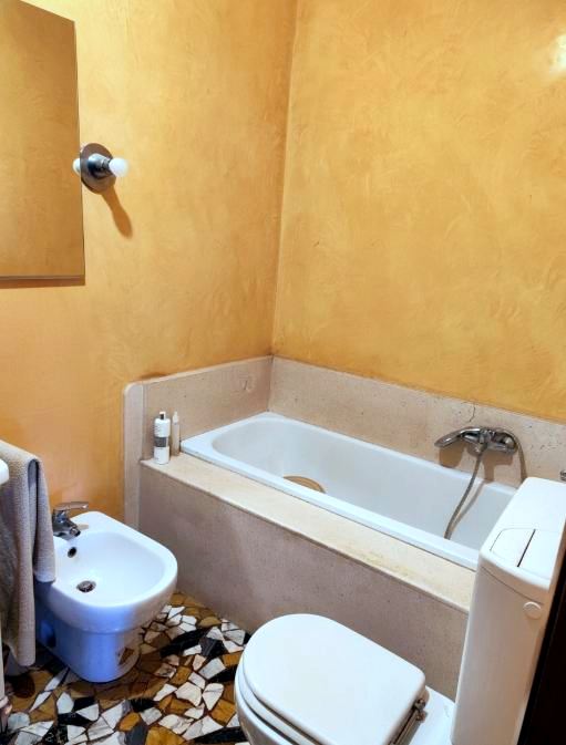 TRILOCALE AMPIO IN ZONA SAVONAROLA – A DUE PASSI DAL CENTRO DI PADOVA
Se stai cercando spazio, tr...