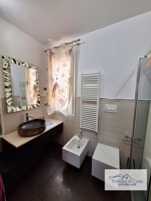 SACRO CUORE - In ottima posizione, comoda a tutti i principali servizi, proponiamo splendida casa...