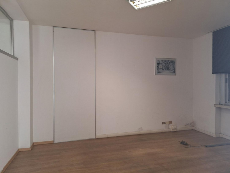 Nel cuore del dinamico distretto industriale vicentino, proponiamo in vendita un interessante com...