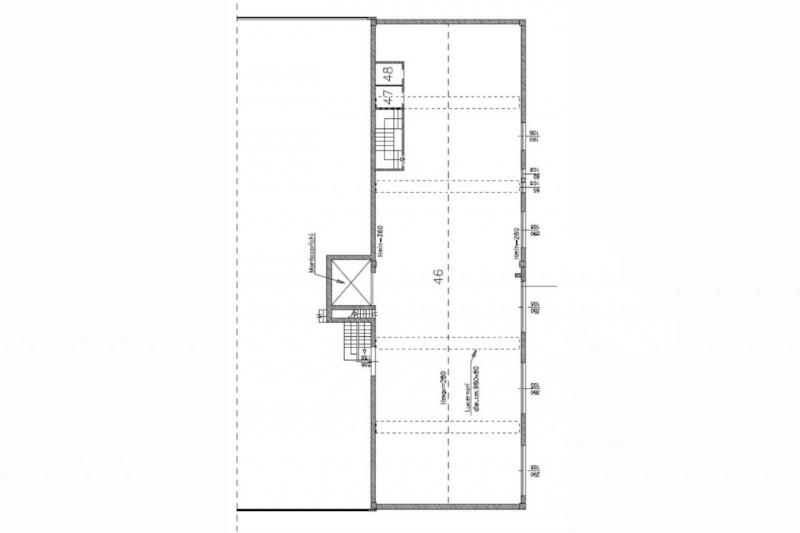 Nel cuore del dinamico distretto industriale vicentino, proponiamo in vendita un interessante com...