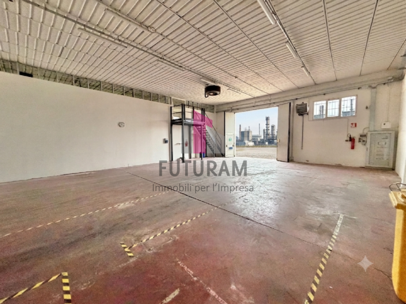 CALDOGNO - RIF. 629FUTURAM - PER INFO 0444310220

In zona raggiungibile anche con mezzi pesanti s...