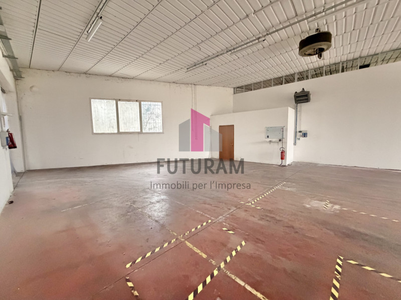 CALDOGNO - RIF. 629FUTURAM - PER INFO 0444310220

In zona raggiungibile anche con mezzi pesanti s...