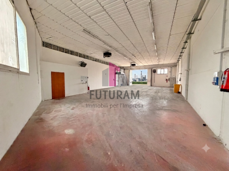 CALDOGNO - RIF. 629FUTURAM - PER INFO 0444310220

In zona raggiungibile anche con mezzi pesanti s...