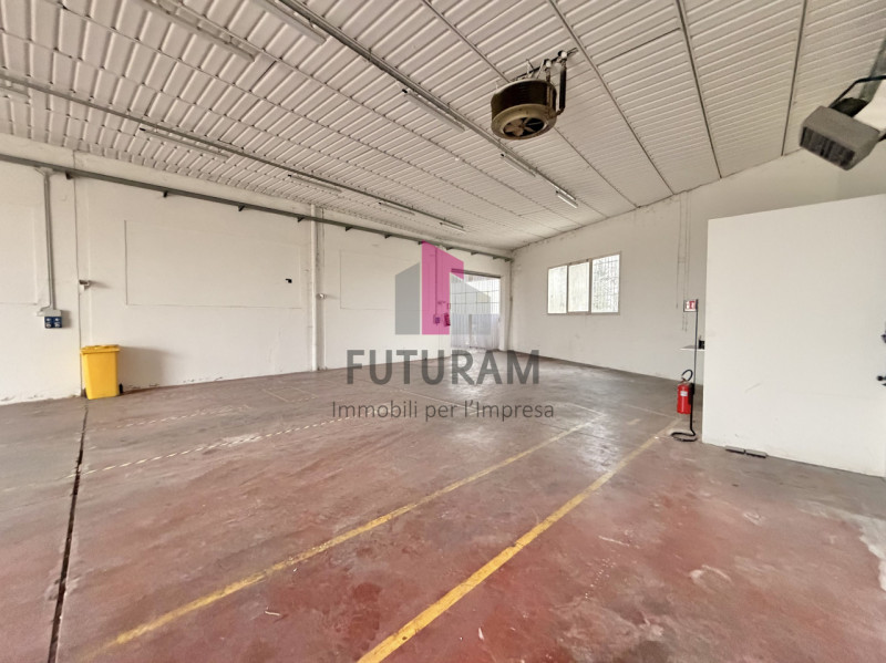 CALDOGNO - RIF. 629FUTURAM - PER INFO 0444310220

In zona raggiungibile anche con mezzi pesanti s...