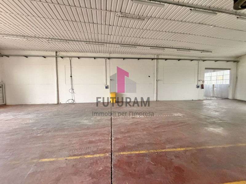 CALDOGNO - RIF. 629FUTURAM - PER INFO 0444310220

In zona raggiungibile anche con mezzi pesanti s...