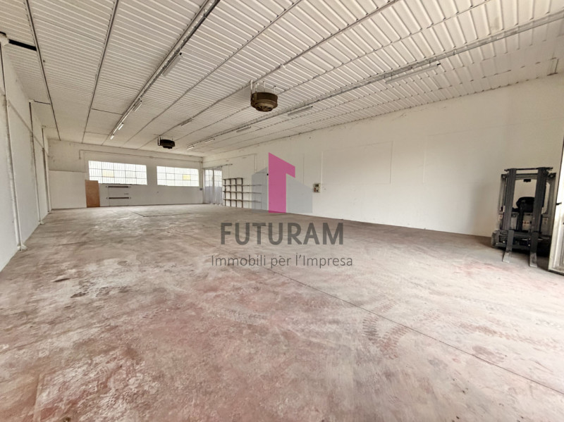 CALDOGNO - RIF. 629FUTURAM - PER INFO 0444310220

In zona raggiungibile anche con mezzi pesanti s...