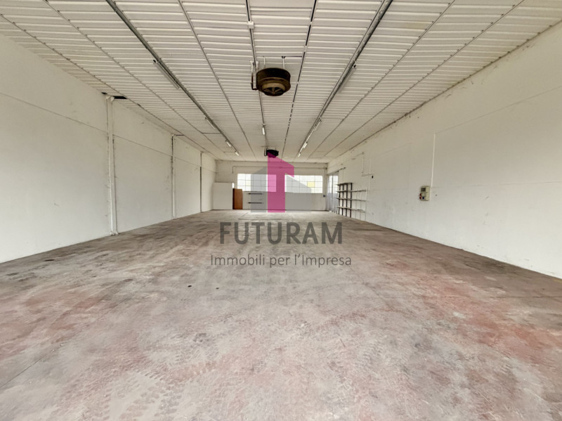 CALDOGNO - RIF. 629FUTURAM - PER INFO 0444310220

In zona raggiungibile anche con mezzi pesanti s...