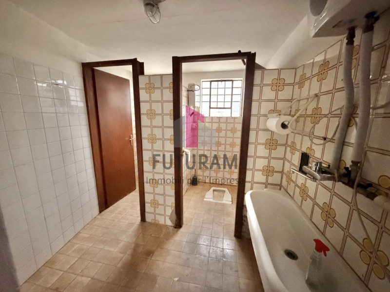 CALDOGNO - RIF. 629FUTURAM - PER INFO 0444310220

In zona raggiungibile anche con mezzi pesanti s...
