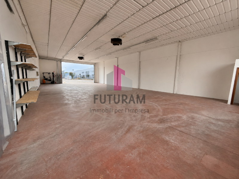 CALDOGNO - RIF. 629FUTURAM - PER INFO 0444310220

In zona raggiungibile anche con mezzi pesanti s...