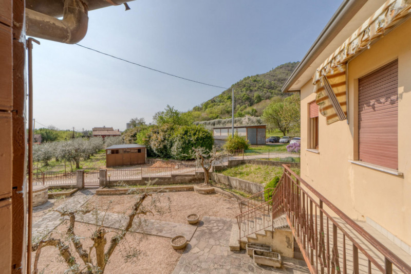 MONSELICE Zona Solana, ai piedi del colle Montericco in posizione tranquilla, proponiamo un'abita...