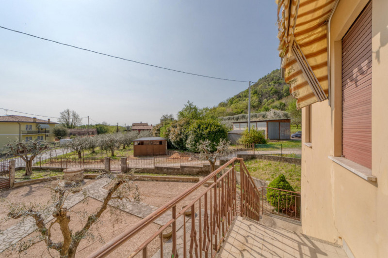 MONSELICE Zona Solana, ai piedi del colle Montericco in posizione tranquilla, proponiamo un'abita...