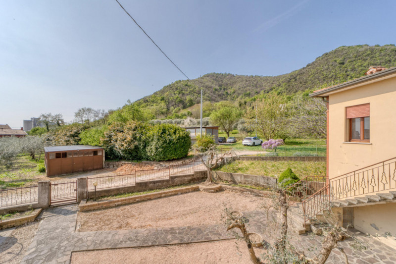 MONSELICE Zona Solana, ai piedi del colle Montericco in posizione tranquilla, proponiamo un'abita...