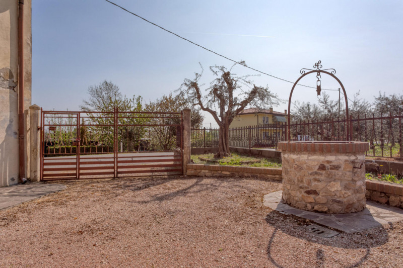 MONSELICE Zona Solana, ai piedi del colle Montericco in posizione tranquilla, proponiamo un'abita...