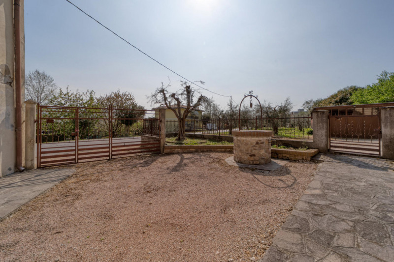 MONSELICE Zona Solana, ai piedi del colle Montericco in posizione tranquilla, proponiamo un'abita...