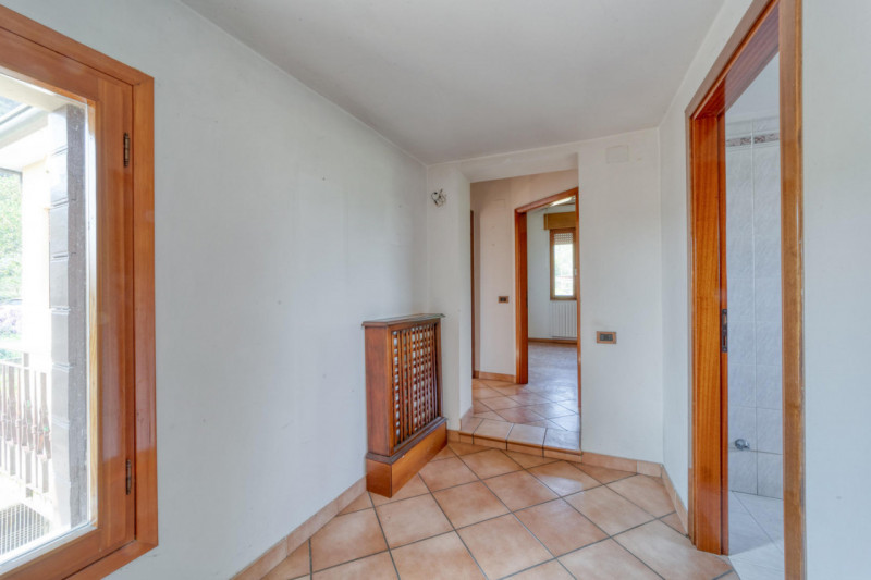 MONSELICE Zona Solana, ai piedi del colle Montericco in posizione tranquilla, proponiamo un'abita...