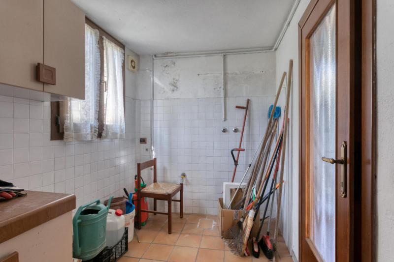 MONSELICE Zona Solana, ai piedi del colle Montericco in posizione tranquilla, proponiamo un'abita...