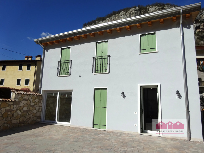 DISPONIBILE DA FINE APRILE - LUMIGNANO LONGARE: NUOVISSIMA CASA SINGOLA CON ZONA GIORNO, 4 CAMERE...