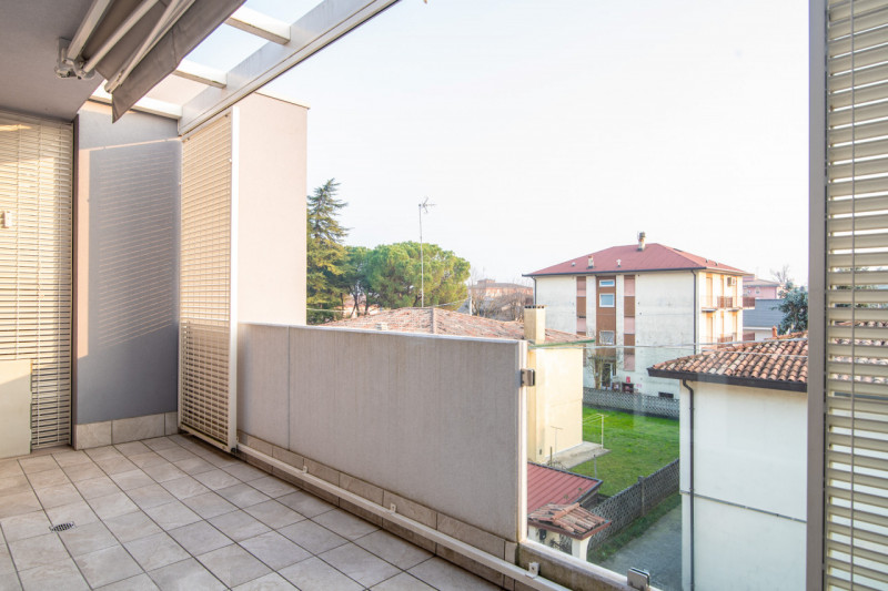 Cadoneghe - Bragni; Immobiliare Faulisi propone in vendita appartamento quadrilocale situato a po...