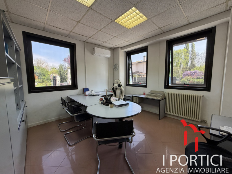 Zero Branco-

Proponiamo in vendita una soluzione unica nel suo genere, perfetta per chi desidera...