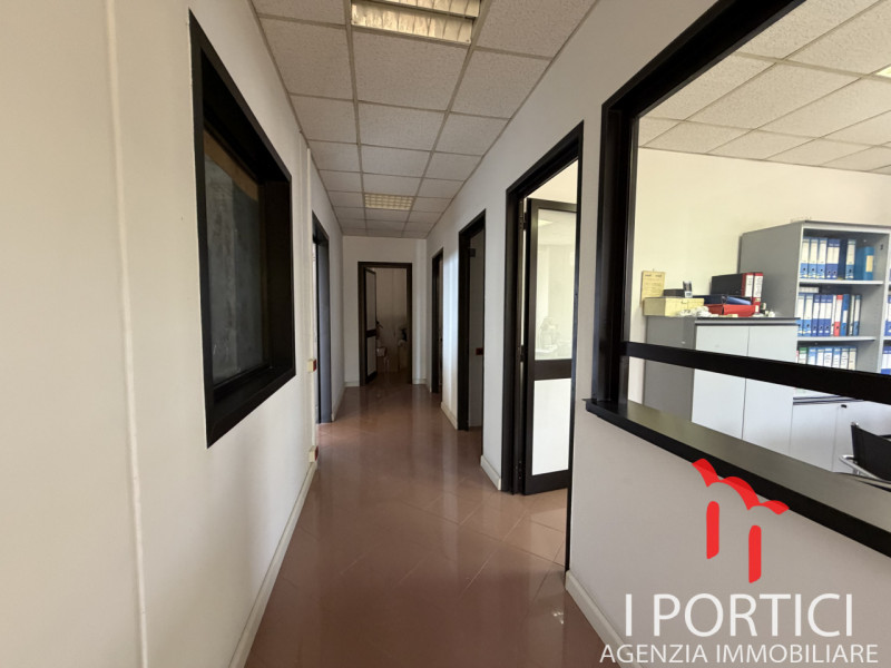 Zero Branco-

Proponiamo in vendita una soluzione unica nel suo genere, perfetta per chi desidera...