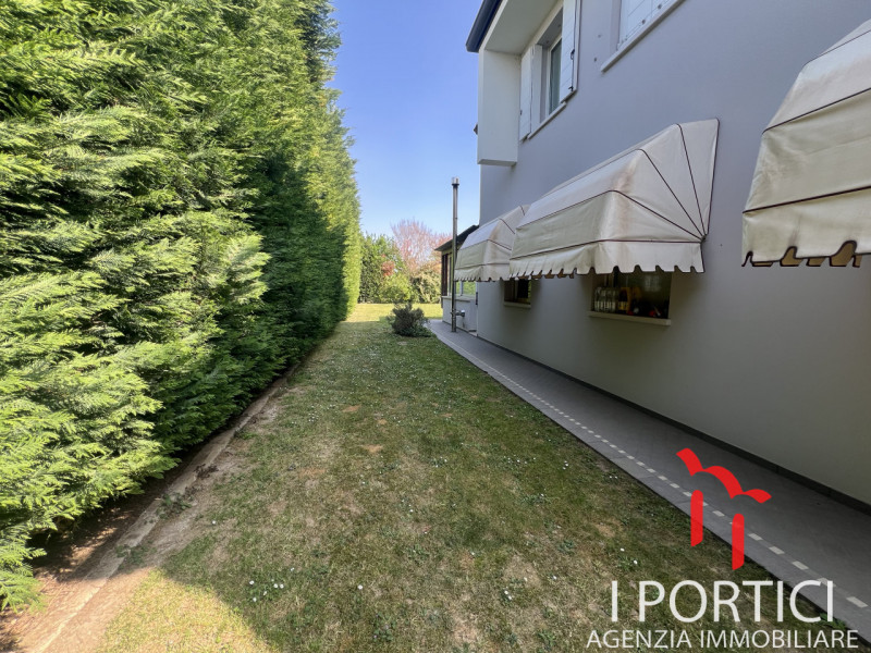 Zero Branco-

Proponiamo in vendita una soluzione unica nel suo genere, perfetta per chi desidera...