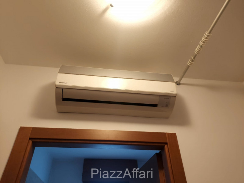 Proponiamo in locazione appartamento al piano terra con giardino ad uso esclusivo, inserito in un...