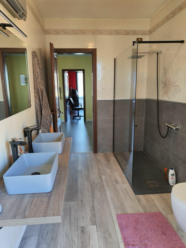 LIMENA: CLASSE ENERGETICA A2 EPgl,nren 42,28 KWh/mq anno. 
IN QUARTIERE RESIDENZIALE, PORZIONE DI...