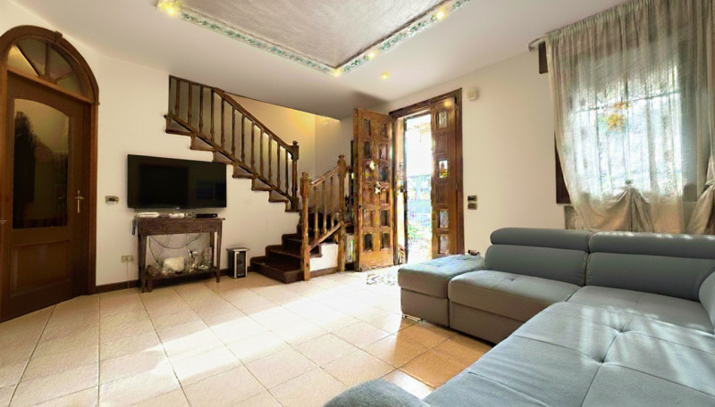 VIGONZA-Perarolo-: in tranquillo quartiere residenziale, proponiamo questa casa singola dalla gen...