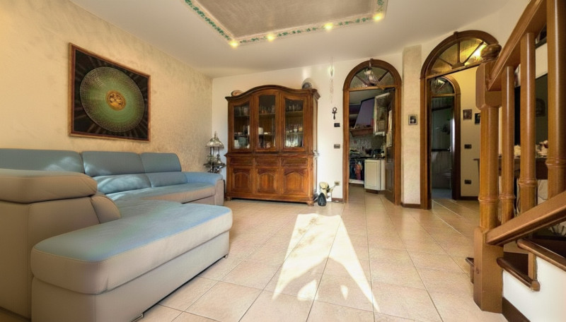 VIGONZA-Perarolo-: in tranquillo quartiere residenziale, proponiamo questa casa singola dalla gen...