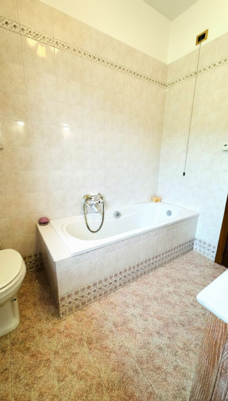 VIGONZA-Perarolo-: in tranquillo quartiere residenziale, proponiamo questa casa singola dalla gen...