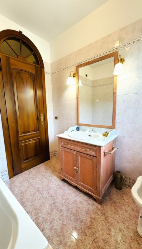 VIGONZA-Perarolo-: in tranquillo quartiere residenziale, proponiamo questa casa singola dalla gen...