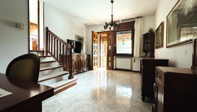 VIGONZA-Perarolo-: in tranquillo quartiere residenziale, proponiamo questa casa singola dalla gen...