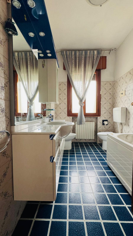 VIGONZA-Perarolo-: in tranquillo quartiere residenziale, proponiamo questa casa singola dalla gen...