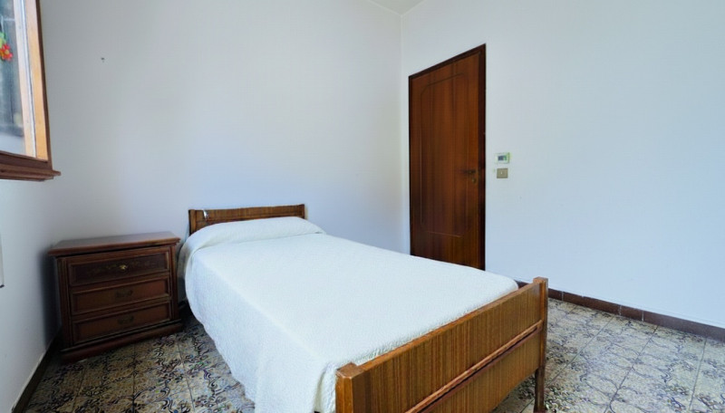 VIGONZA-Perarolo-: in tranquillo quartiere residenziale, proponiamo questa casa singola dalla gen...