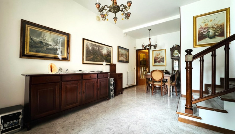 VIGONZA-Perarolo-: in tranquillo quartiere residenziale, proponiamo questa casa singola dalla gen...