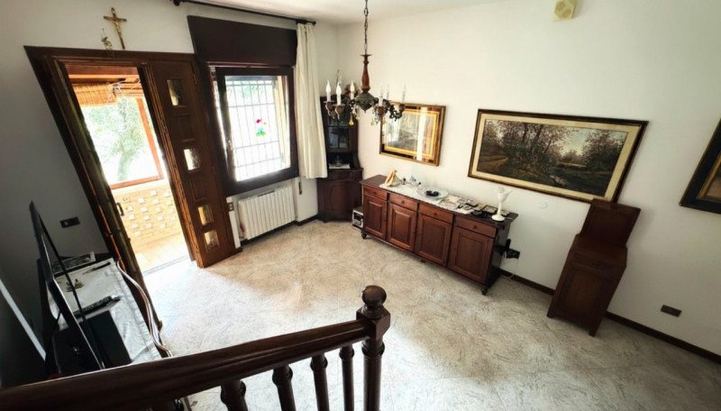 VIGONZA-Perarolo-: in tranquillo quartiere residenziale, proponiamo questa casa singola dalla gen...