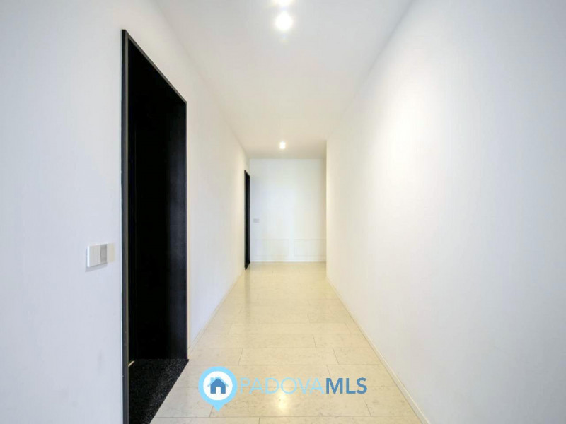 Mestrino: In quartiere residenziale nel cuore di Mestrino proponiamo un'attico composto da un'amp...