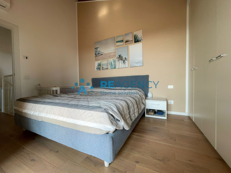 Se stai cercando una casa moderna, luminosa e pronta da vivere nel cuore di Altavilla Vicentina, ...