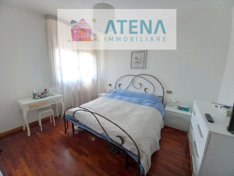 rif. 26617
PADOVA - MONTA'

In una delle zone più ricercate di Padova, precisamente nel quartiere...