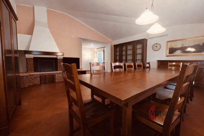 Una casa che accoglie, una casa che racconta
In via Grigolati, nel cuore tranquillo di Quargnenta...