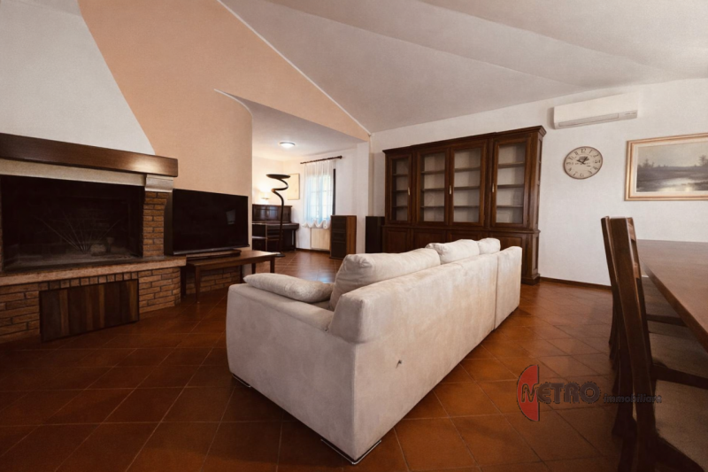 Una casa che accoglie, una casa che racconta
In via Grigolati, nel cuore tranquillo di Quargnenta...