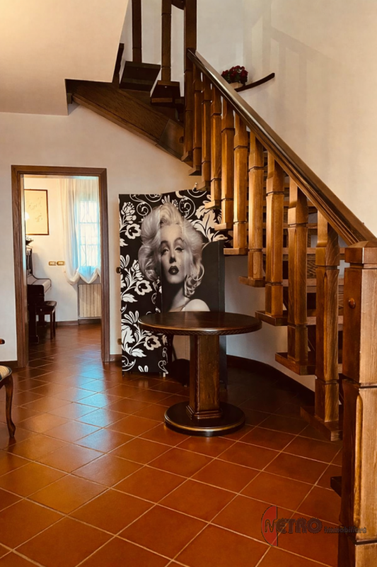 Una casa che accoglie, una casa che racconta
In via Grigolati, nel cuore tranquillo di Quargnenta...