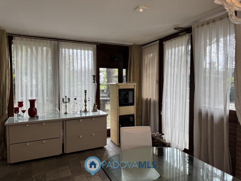 Signorile porzione di villa arredata

Immobile in esclusiva al Gruppo Padova MLS

Se amate la tra...