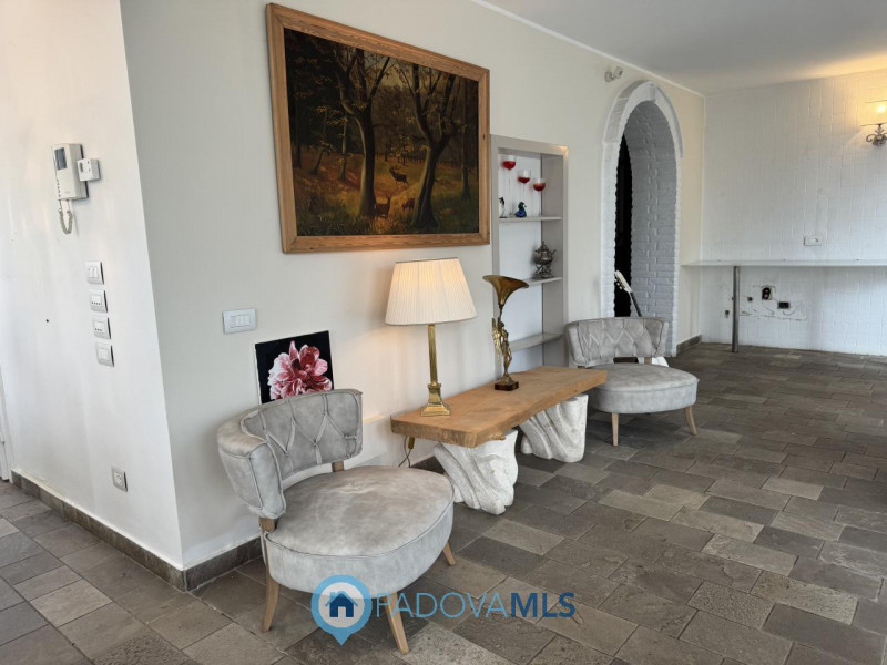 Signorile porzione di villa arredata

Immobile in esclusiva al Gruppo Padova MLS

Se amate la tra...