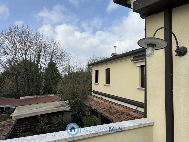 Signorile porzione di villa arredata

Immobile in esclusiva al Gruppo Padova MLS

Se amate la tra...