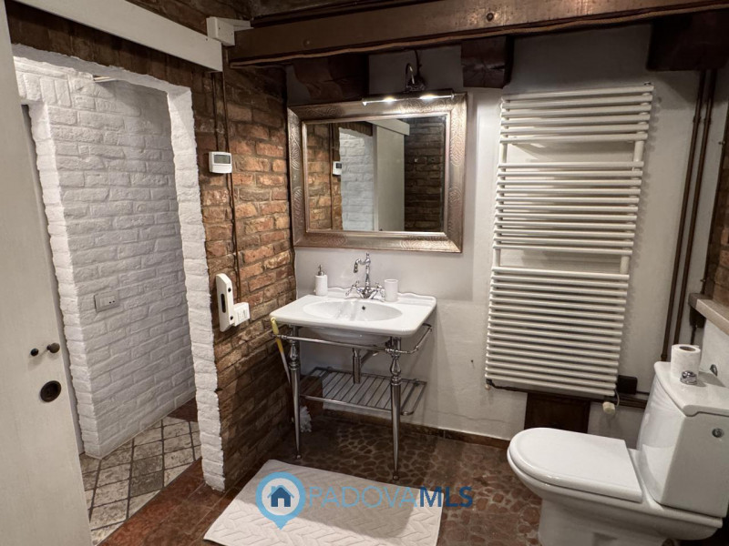 Signorile porzione di villa arredata

Immobile in esclusiva al Gruppo Padova MLS

Se amate la tra...