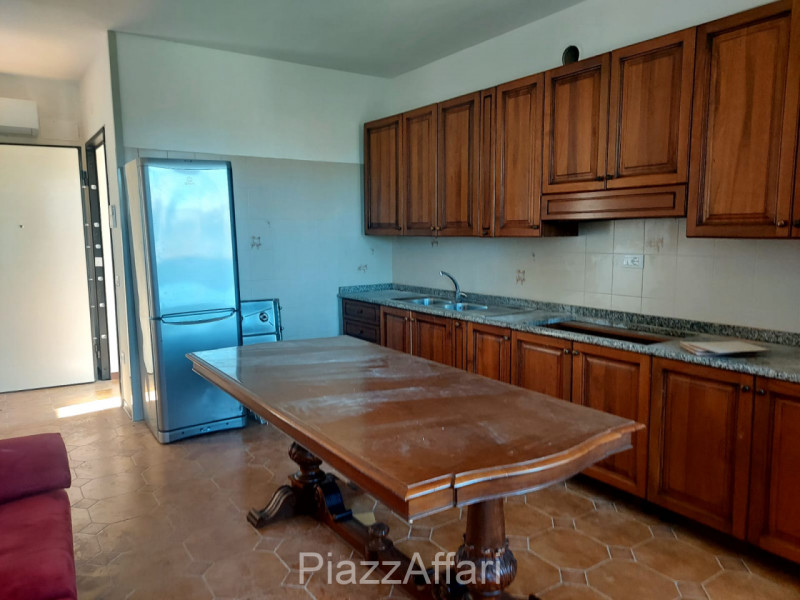 A Cambroso, frazione di Codevigo, proponiamo in affitto appartamento al piano primo situato in un...