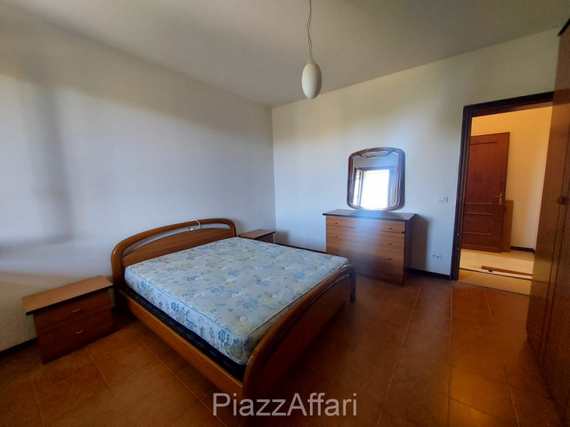 A Cambroso, frazione di Codevigo, proponiamo in affitto appartamento al piano primo situato in un...